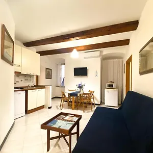  Apartment Casaviva-trilo In At The Sea With Parking Italy